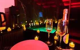 La Golden Room